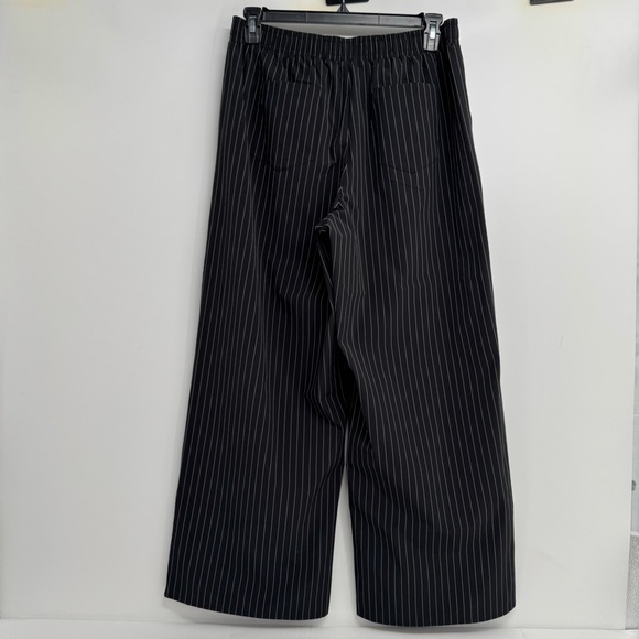 Alo Yoga Pinstripe Daylight Boxer Pant Size L Black/titanium - Picture 5 of 14